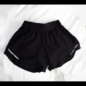 LULULEMON 2.5" shorts